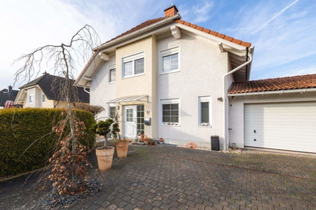 Einfahrt zur Garage
