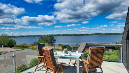 Seeterrasse mit Blick auf die Schlei