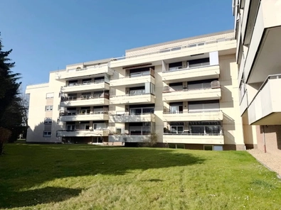 Straßenansicht