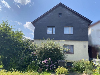 Hausansicht Vorgarten