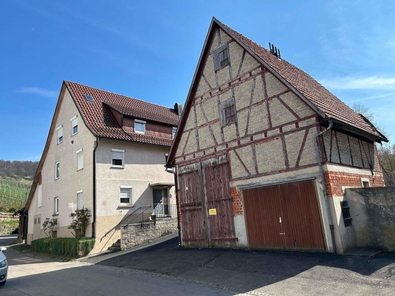 Haus und Scheune