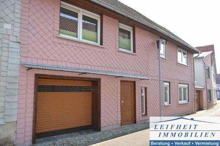 Vorderansicht/Garagenzufahrt