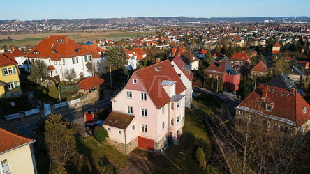 Ansicht auf das Anwesen mit Blick nach Dresden