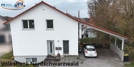 Wohnhaus mit Doppel-Carport