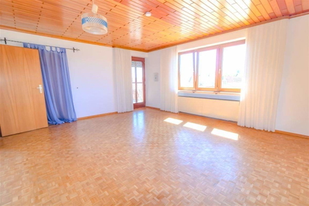 OG. Zimmer /  Zugang Loggia