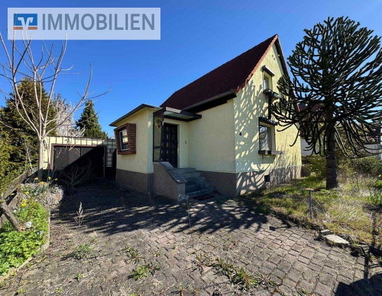 seitliche Hausansicht