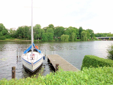 Ein Traum- am Wasser zu wohnen!.JPG