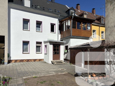 Mehrfamilienhaus