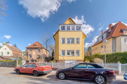 Straßenansicht des Hauses