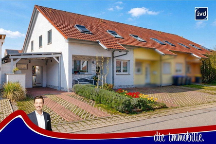 Attraktive Außenansicht der Doppelhaushälfte
