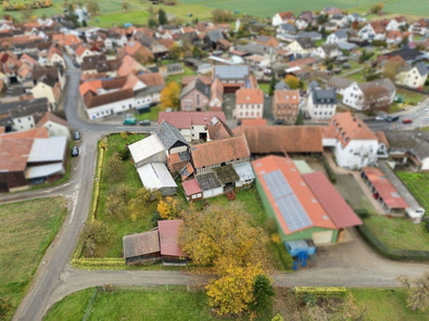 Gesamtareal knappe 3000 m² mit Bestandsbauten