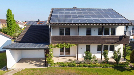 Freisitz, Balkon, PV Anlage.jpg