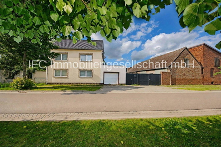 Hausansicht / Straßenseite