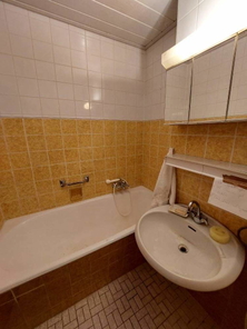 Teilansicht mit Badewanne