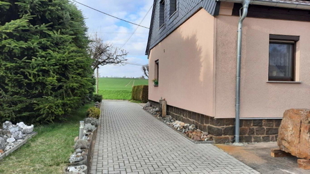Haus mit Hofeinfahrt