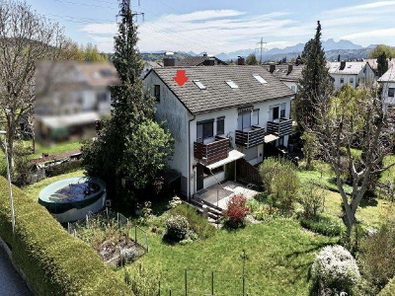 Blick zum REH mit Baugrundstück