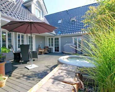 Zweifamlienhaus Terrasse zum Relaxen u. Entspannen