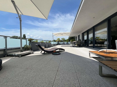 Blick auf die wunderschöne Terrasse