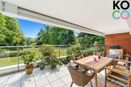 Terrasse mit Blick ins Grüne