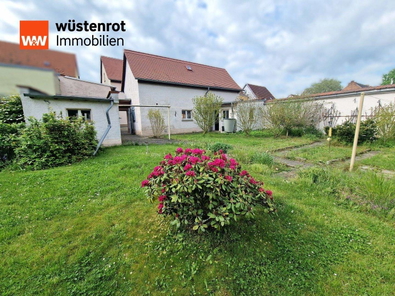 Garten mit Nebengelass