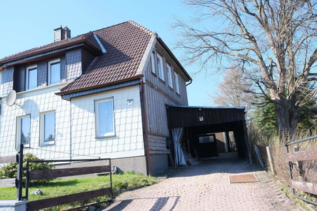Hausansicht von der Straße