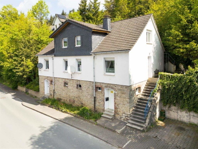 Einfamilienhaus mit Einliegerwohnung