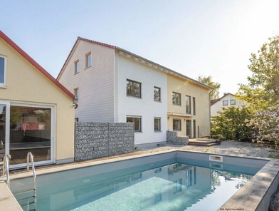 Haus-Garage-Pool