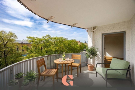 Balkon (Möbel visualisiert)