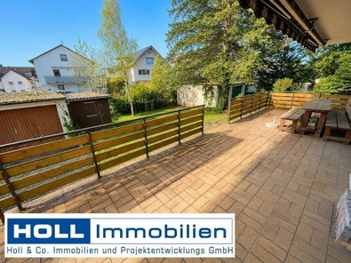Terasse mit Blick in den Garten