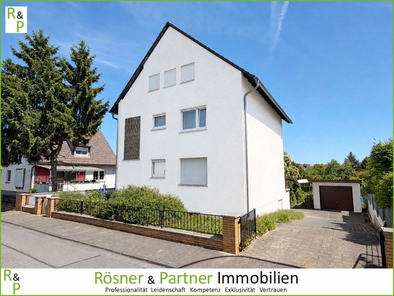 Vorderseite KI-Fassade weiß