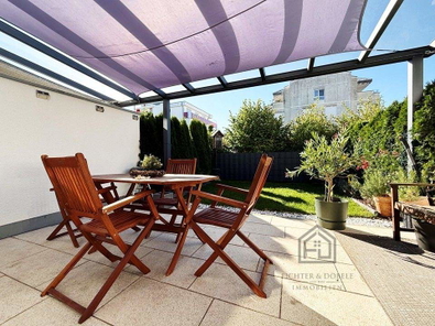 überdachte Terrasse & Garten