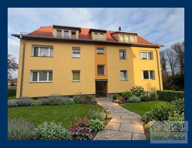 2. Hausansicht Garten KI