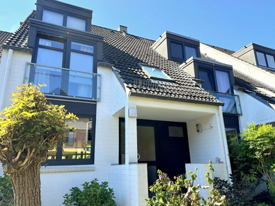 Gebäude Ansicht Hauseingang.jpg