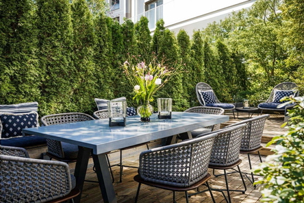Einladende Südterrasse