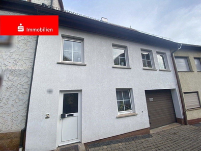 Hauseingang & Garage