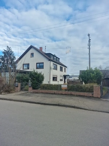 Haus von der Straße aus