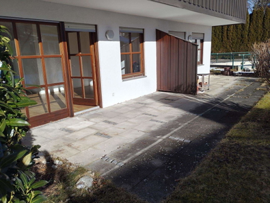Außenansicht mit Terrasse