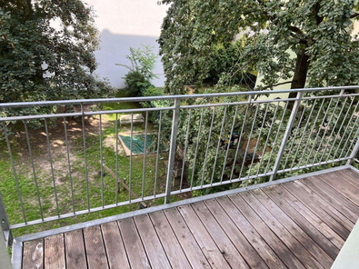 Balkon mit Hausgarten