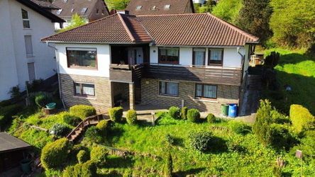 Einfamilienhaus mit schönem Garten