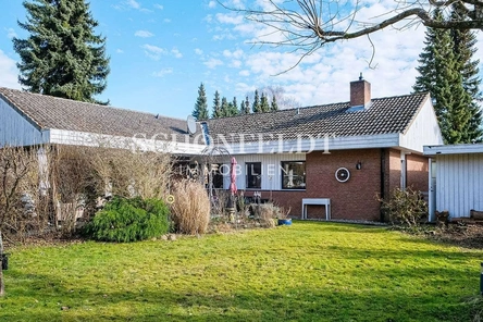Haus gartenseitig