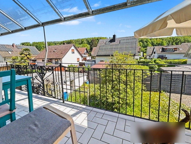 Großer Balkon mit Aussicht