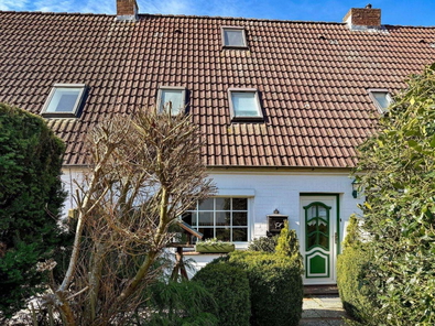 1. Eingang Altbau.jpg