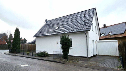 Garage mit Stellplatz