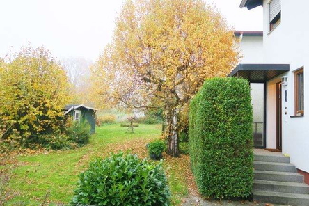 Eingangsbereich mit Garten.jpg