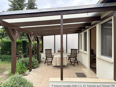 Terrasse mit Hauseingang