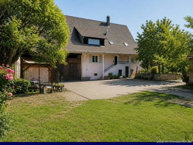 Wohnhaus - Innenhof - Eingangsbereich