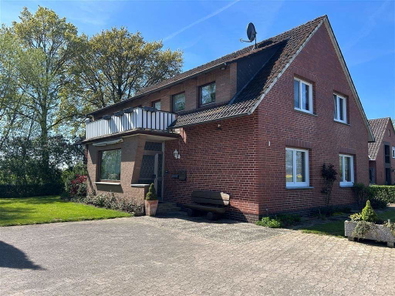 Wohnhaus mit 2 WEH