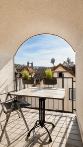 Balkon mit Blick in die Innens