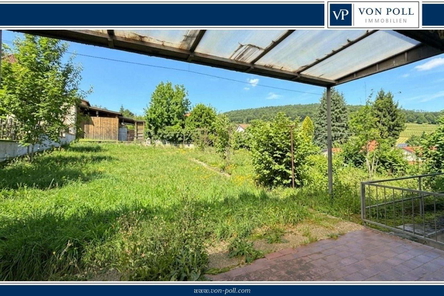 Terrasse mit Blick in den Garten