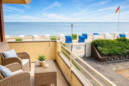Direkt am Strand/Meer  --- Großer Südbalkon mit Blick bis zu den Halligen